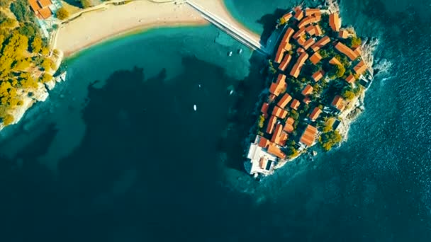 Luchtfoto Van Sveti Stefan Kleine Eiland Resort Montenegro Vogel Eye — Stockvideo