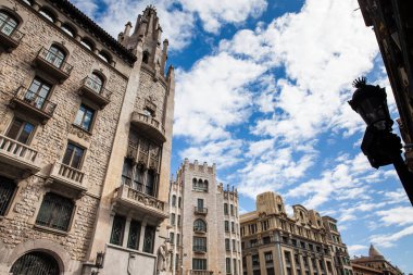 Barcelona - Mart, 2018: Binalar cephe Gothic Meydanı 