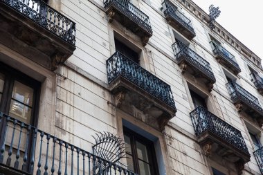 Barcelona - Mart, 2018: siyah demir balkon Barcelona, İspanya Gothic Meydanı bina