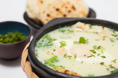 Geleneksel Kolombiya haşlanmış yumurta çorbası changua denilen