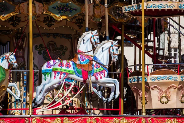 Paarden Van Een Franse Ouderwetse Stijl Carrousel Met Trap Avignon — Stockfoto
