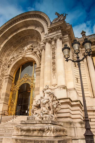 Petit Palais Pochmurny Zimowy Dzień Tuż Przed Wiosną — Zdjęcie stockowe