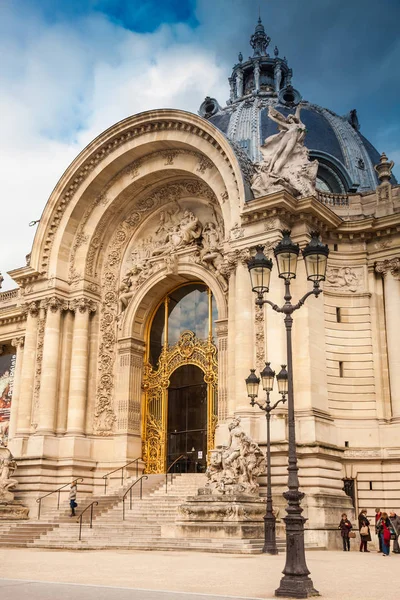 Париж Франція Березень 2018 Petit Palais Хмарний День Зими Якраз — стокове фото