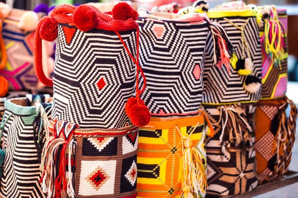 Handgestrickte Traditionelle Taschen Von Frauen Der Wayuu Gemeinschaft — Stockfoto