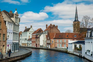 Bruges, Belçika - Mart, 2018: Şehrin tarihi ve güzel Bruges Belçika kanallar