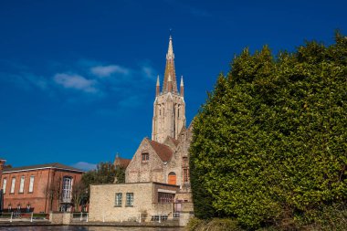 Belçika'daki tarihi ve güzel Bruges şehrin kanallar