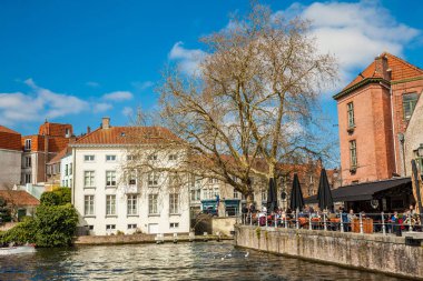 Bruges, Belçika - Mart, 2018: Şehrin tarihi ve güzel Bruges Belçika kanallar