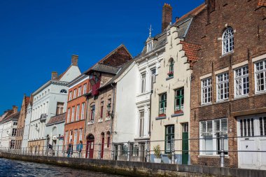 Bruges, Belçika - Mart, 2018: Şehrin tarihi ve güzel Bruges Belçika kanallar