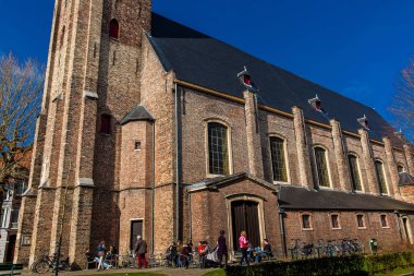 Bruges, Belçika - Mart, 2018: Antika St Anne'in kilise tarihi kasaba Bruges
