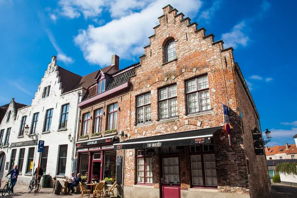 Bruges Bélgica Marzo 2018 Gente Restaurante Ciclismo Histórica Ciudad Brujas — Foto de Stock