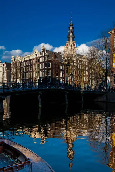 Amsterdam Hollanda Mart 2018 Kanallar Tekneler Amsterdam Eski Merkez Ilçe — Stok fotoğraf