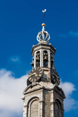 Nane Amsterdam Muntplein meydanında bulunan kule