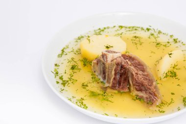 Beyaz arka plan üzerinde izole geleneksel Kolombiya Dana kaburga et suyu