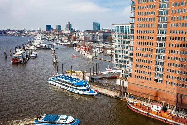 Kilátás Hamburgi Kikötő Egy Szép Kora Tavaszi Nap — Stock Fotó