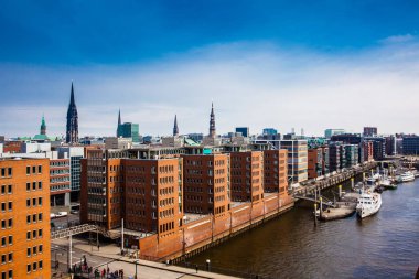 Hamburg, Almanya - Mart, 2018: Görünüm Hamburg şehir ve liman Elbe Filarmoni Binası
