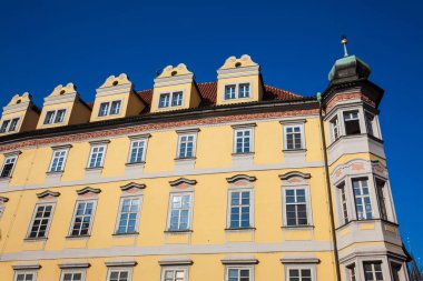 Antika güzel bina Prag Eski Şehir Meydanı'nda