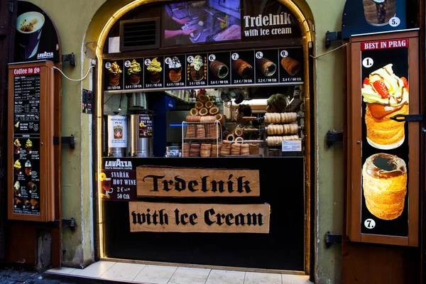Prague Czech Republic April 2018 Shop Traditional Trdelnik Kind Spit — Stock Photo, Image