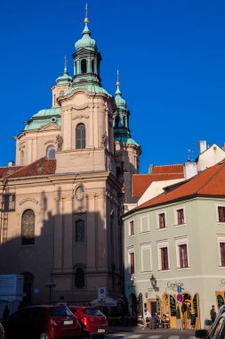 Prague, Çek Cumhuriyeti - Nisan, 2018: Saint Prag Eski Şehir bulunan Nikolaos Kilisesi
