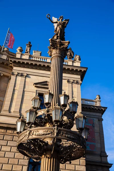 プラハ チェコ共和国 2018 ルドルフィヌム Palach プラハの旧市街広場に位置するネオ ルネッサンス様式の建物にオープンした公開 1885 — ストック写真