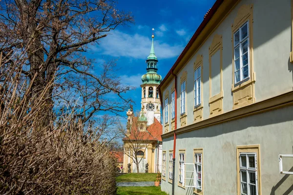 Kilise Our Lady Loreto Üzerinden Bir Güzel Erken Bahar Günü — Stok fotoğraf