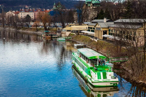 Прага Чешская Республика Апрель 2018 Река Влтава Пражский Старый Твон — стоковое фото