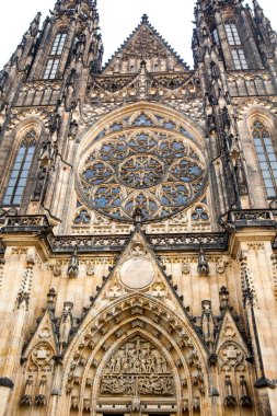 Büyükşehir Saints Vitus Katedrali, Wenceslaus ve Prag'da Adalbert cephe detayları