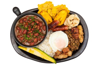 Geleneksel Kolombiya çanak Bandeja Paisa aradı: bir tabak Medellin et, fasulye, yumurta ve muz içeren tipik