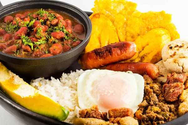 Plato Tradicional Colombiano Llamado Bandeja Paisa Plato Típico Medellín Que — Foto de Stock