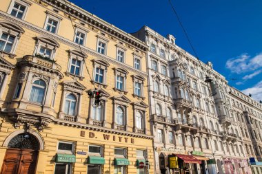 Vienna, Avusturya - Nisan, 2018: Güzel mimari Linke Wienzeile Viyana şehir merkezinde, antika binaların