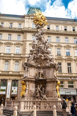 Vienna, Avusturya - Nisan, 2018: Veba sütunu veya sütun Trinity Holy Trinity sütun Graben üzerinde bir sokak 1679 yılında büyük veba salgını sonra inşa Viyana şehir içi bulunan