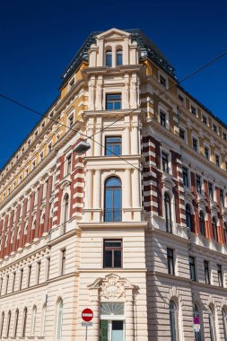 Güzel antika Linke Bahngasse ve Beatrixgasse köşesinde bina