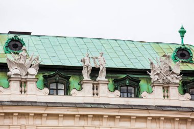 Vienna, Avusturya - Nisan, 2018: Ayrıntı, soğukta erken Bahar günü üst Belvedere Sarayı