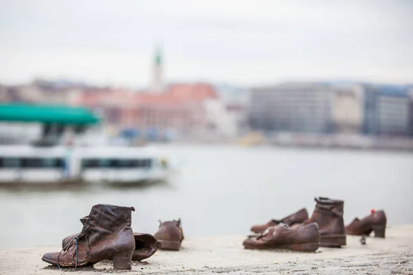 Budapest Ungheria Aprile 2018 Scarpe Sulla Riva Del Danubio Memoriale — Foto Stock