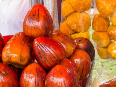 Chontaduro sokak satmak Cali şehir merkezinde