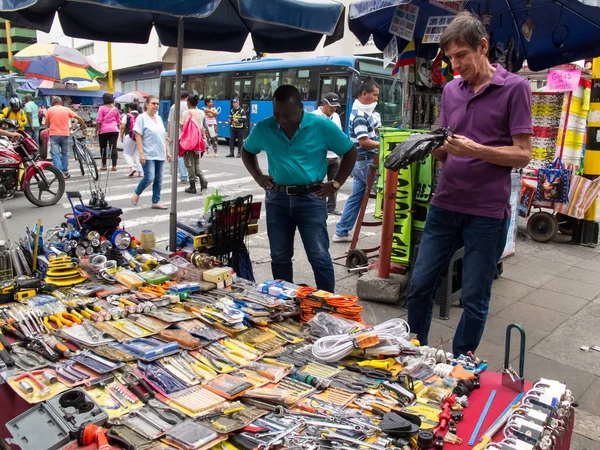 Straßenbaumarkt in der Calwer Innenstadt Stockbild