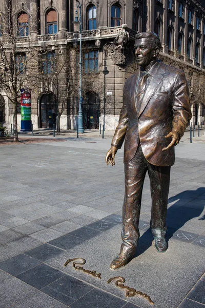 Ronald Reagan Denkmal am Platz der Freiheit in Budapest — Stockfoto