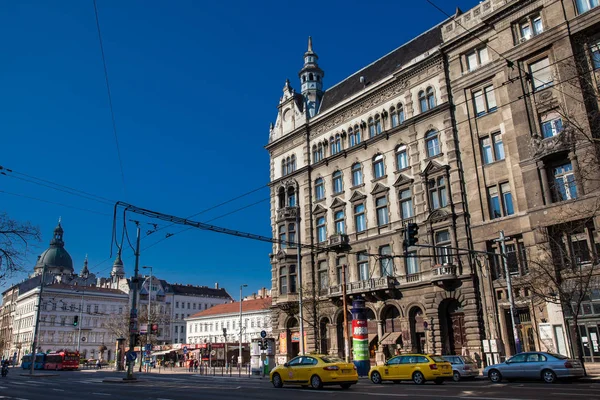Архитектура зданий в центре Будапешта — стоковое фото