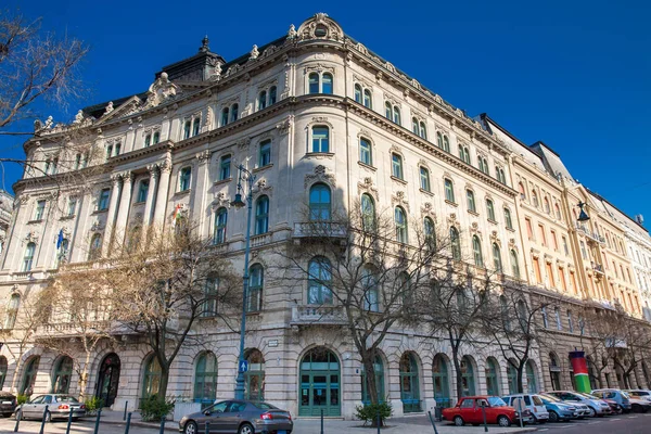 Beautiful architecture of the buildings at Budapest city center — Stock Photo, Image