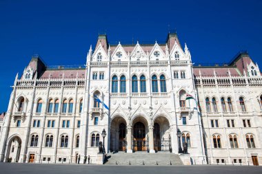 Macaristan Parlamentosu bir güzel bahar erken gün içinde inşa