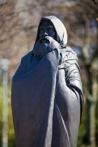 Statua Bodhi Dharma al Giardino della Filosofia situato sulla collina Gellert a Budapest — Foto Stock