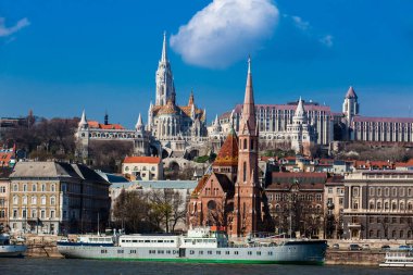 Tuna Nehri Budapeşte şehrinde bir güzel erken Bahar günde Buda Bankası görünümü
