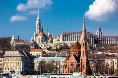 Tuna Nehri Budapeşte şehrinde bir güzel erken Bahar günde Buda Bankası görünümü