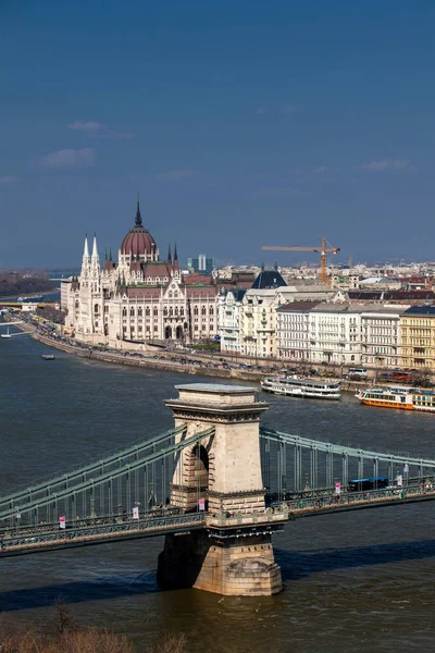 Vue sur la ville de Budapest et le Danube — Photo