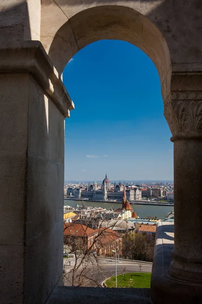 View of the Hungary Parliament building, Budapest city and Danube river from the Fisherman Bastion — Stock Photo, Image