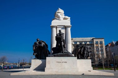 Budapeşte, Macaristan-Nisan, 2018: Grof Istvan Tisza Anıtı