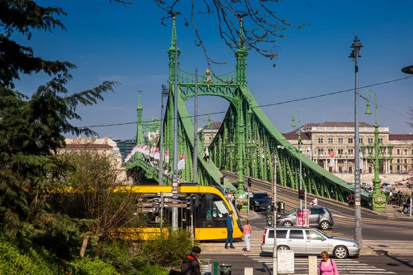 Liberty Bridge ou Freedom Bridge sobre o rio Danúbio em Budapeste — Fotografia de Stock