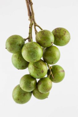 Melicoccus bijugatus adlı lezzetli egzotik tropikal meyve