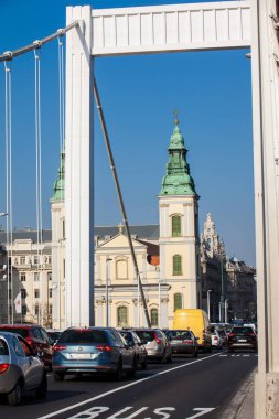 Elisabeth Köprüsü ve Meryem Varsayımı Parochial Kilisesi