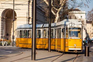 Budapeşte şehir merkezi ve tramvay manzarası