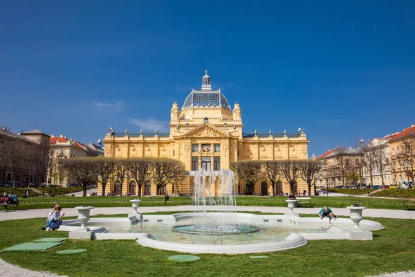 Gebäude des historischen Kunstpavillons in der kroatischen Hauptstadt Zagreb — Stockfoto